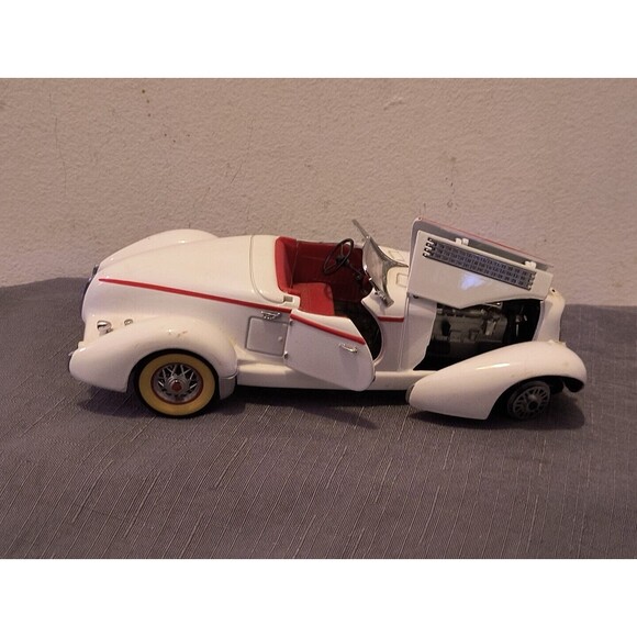 Franklin 1935 Boattail Auburn Speedster (White/Red) NO BOX, FOAM, TOP Nor Wheel - Picture 6 of 12